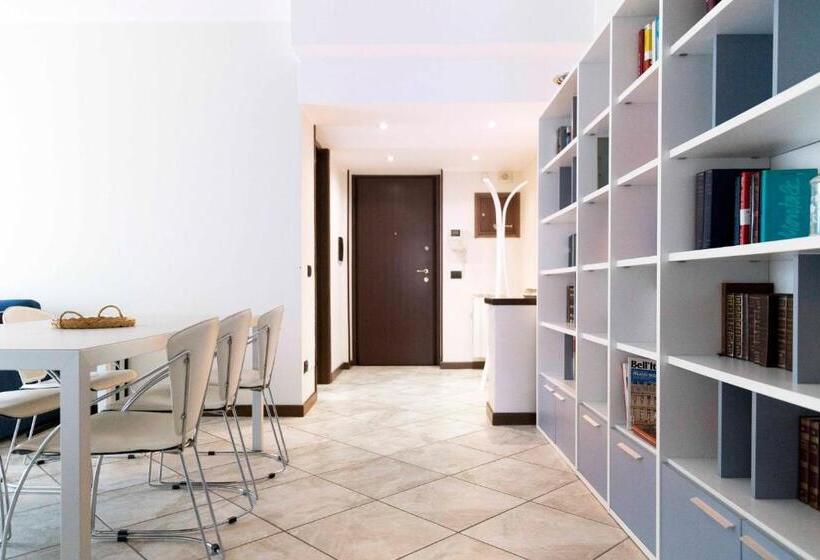 Blue Lake Arona   Cozy Apartment In City Center