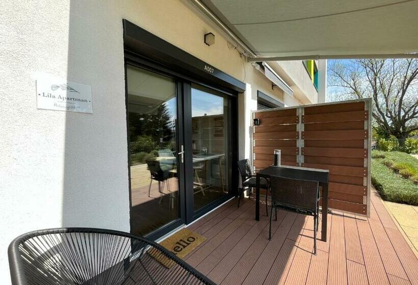 Lila Apartman