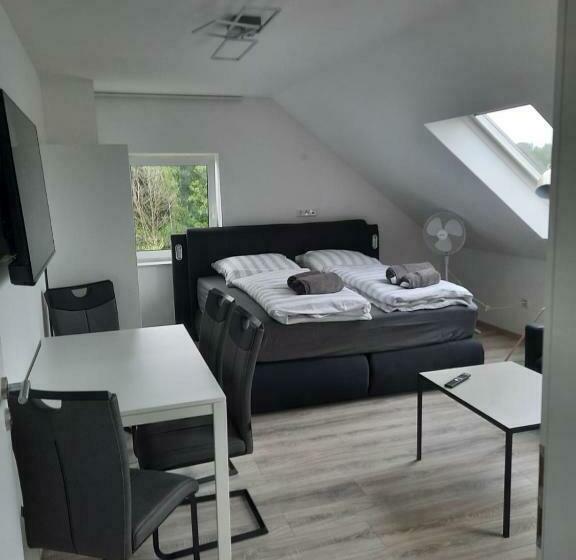 Ferienwohnung Apartment Free Parking Wifi Kitchen