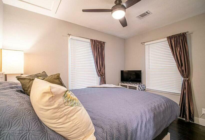 Homey Bungalow Convenient To Marietta And I 75!