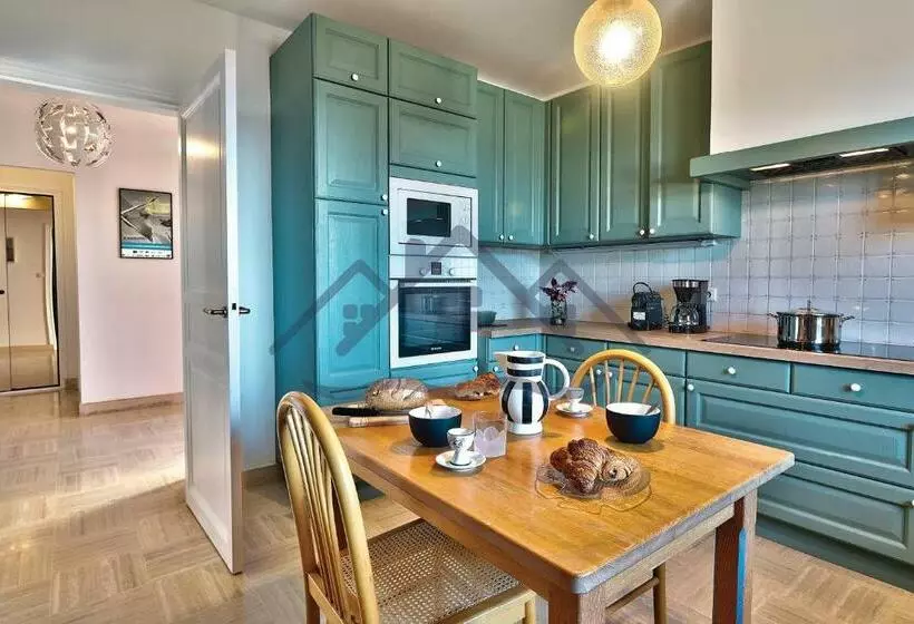 Localise Au Guilvinec   A16   Vue Sur La Mer, La Piscine Et Le Jardin   Tout à Pied, Plages, Port, C