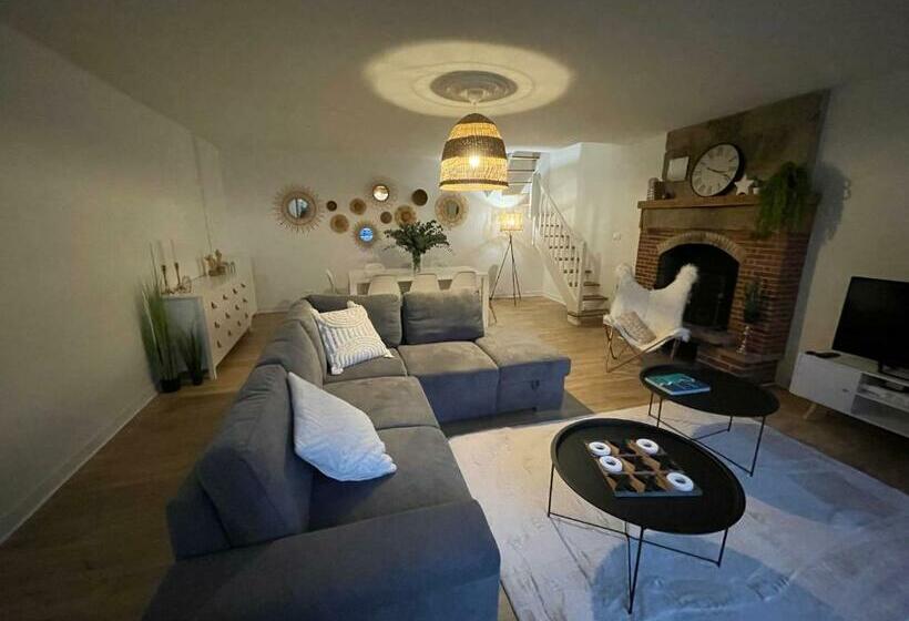 Maison Spacieuse Et Chaleureuse