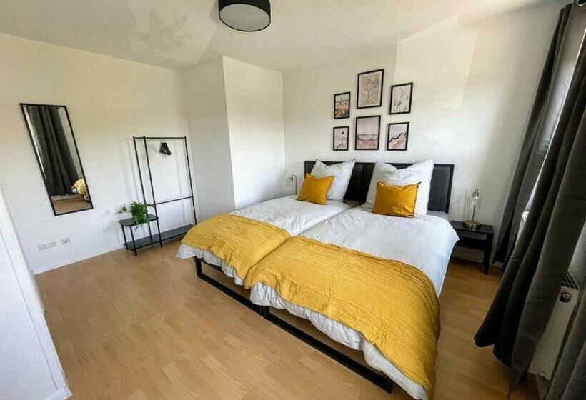 Modern 4 Zi Rooms Netflix, Wifi, Parken Casaluna85