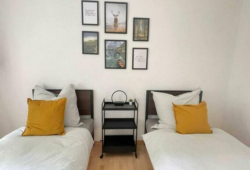 Modern 4 Zi Rooms Netflix, Wifi, Parken Casaluna85