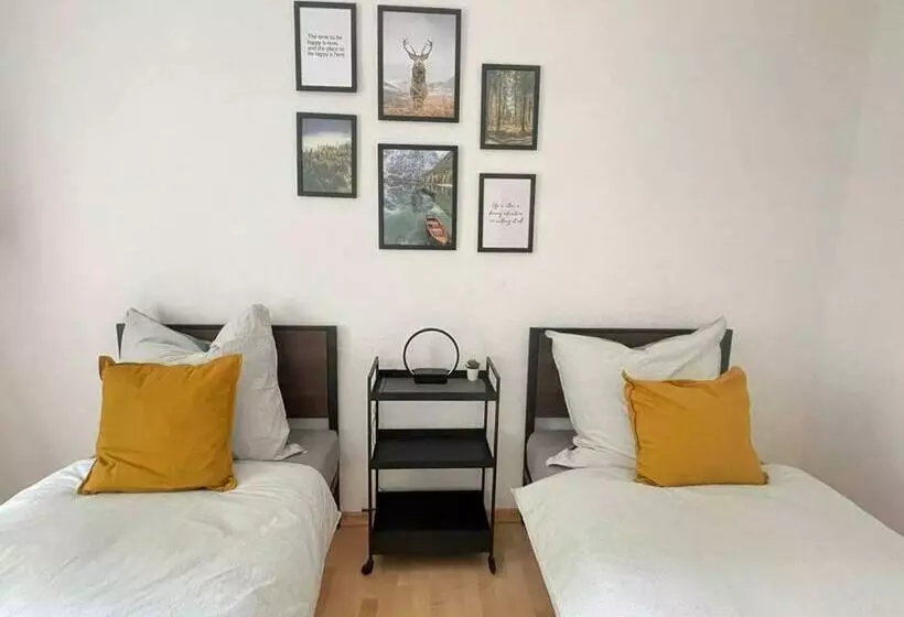 Modern 4 Zi Rooms Netflix, Wifi, Parken Casaluna85