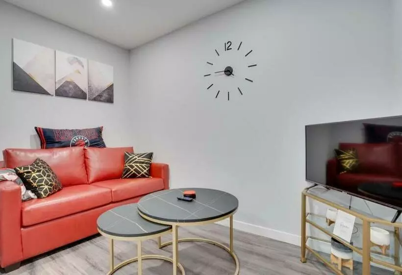 Modern & Private 1 Bedroom Apartment