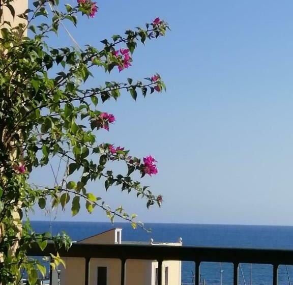 Sea View Penthouse With Beautiful Terrace Casa Verdi Jayanti