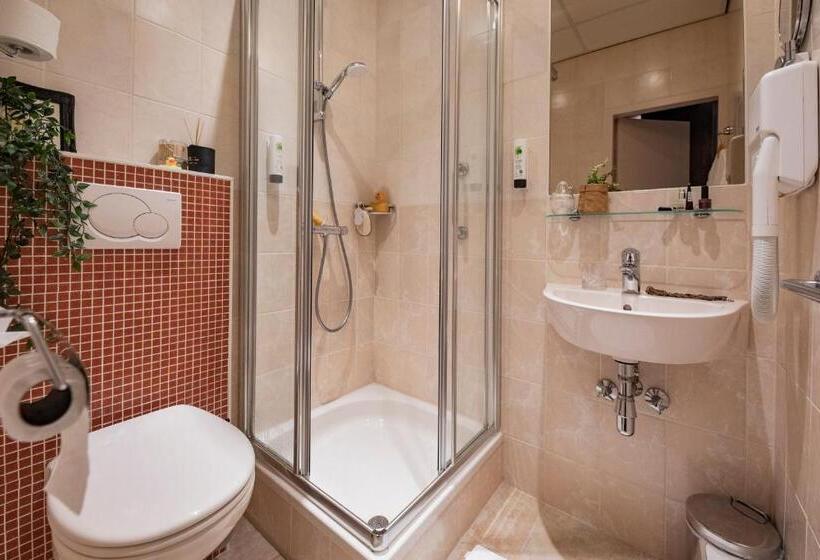 Отель Buitenplaats De Bergse Bossen