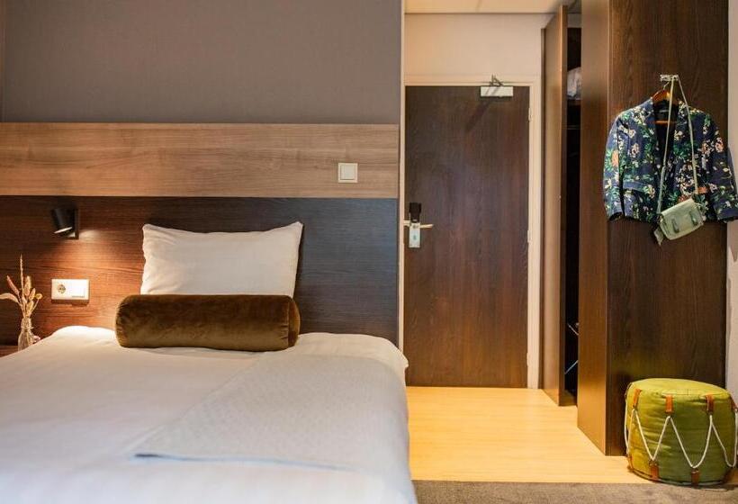 Отель Buitenplaats De Bergse Bossen