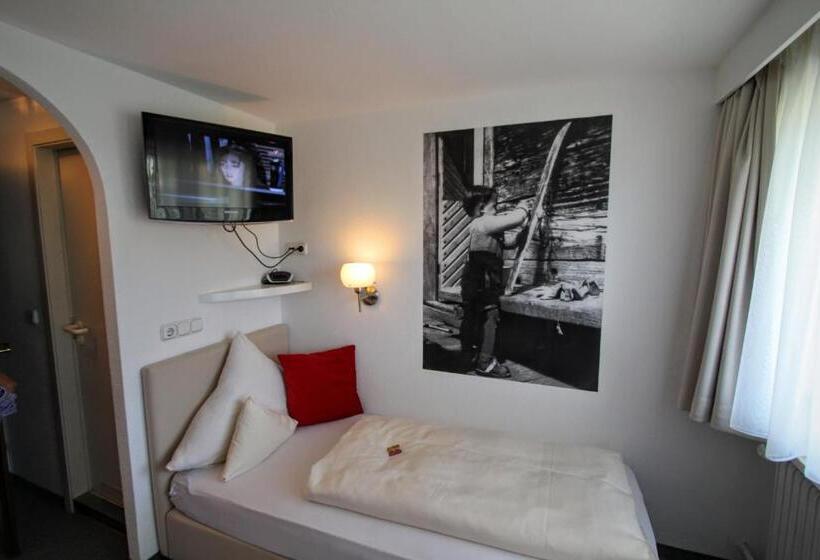 ホテル Garni Fels