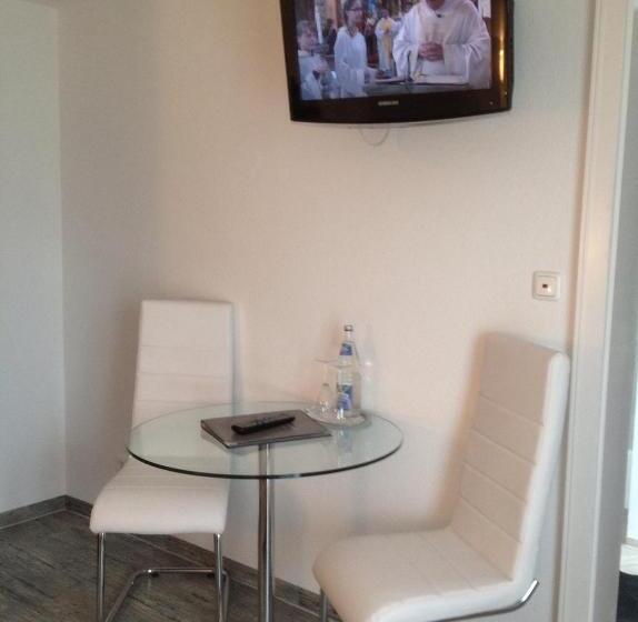 ホテル Garni Fels