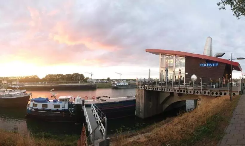 酒店 Gastenverblijf  T Smedenhuys