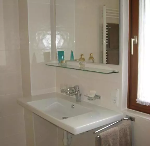 ホテル Gästehaus Lässer