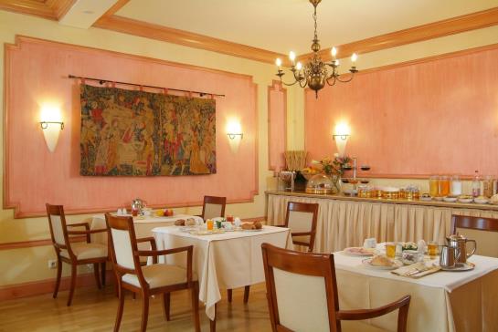 هتل Hostellerie De La Basilique