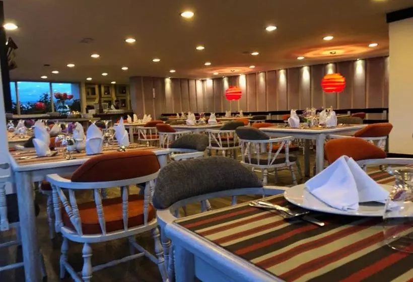 فندق Hunza Y Centro De Convenciones