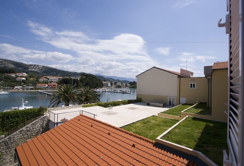 호텔 International