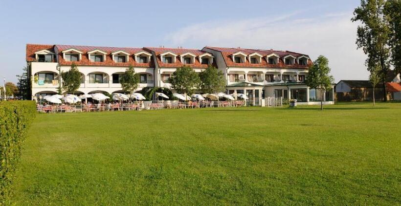 Отель Seewirt & Haus Attila