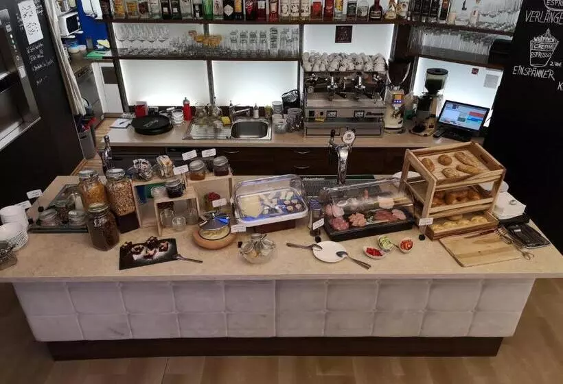 هتل Very Central, 5 Min To City Center, Self Check In