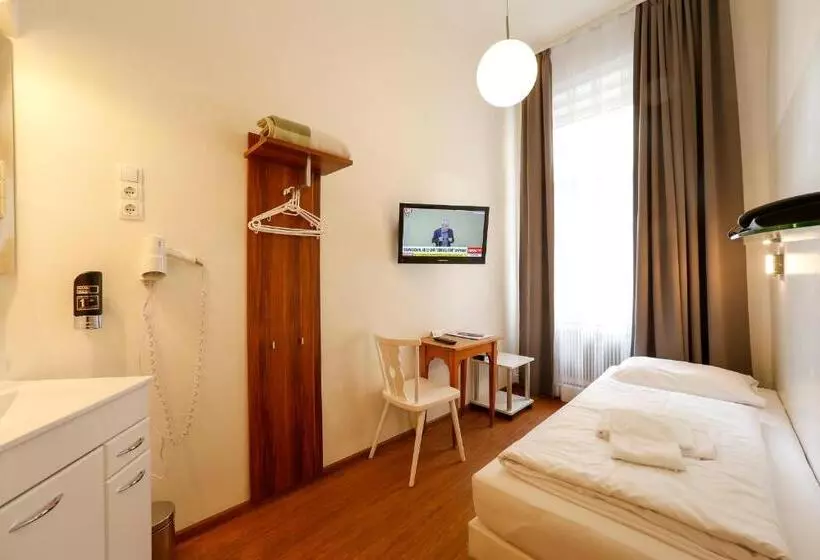 هتل Very Central, 5 Min To City Center, Self Check In