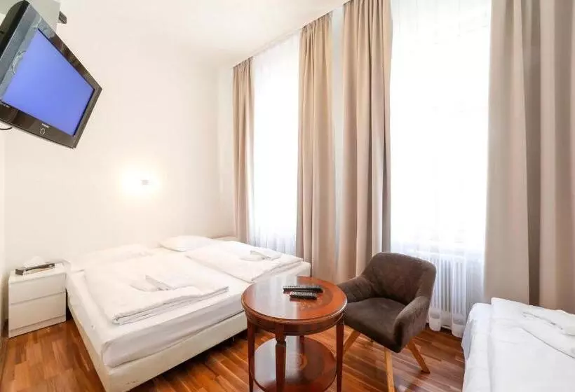 هتل Very Central, 5 Min To City Center, Self Check In