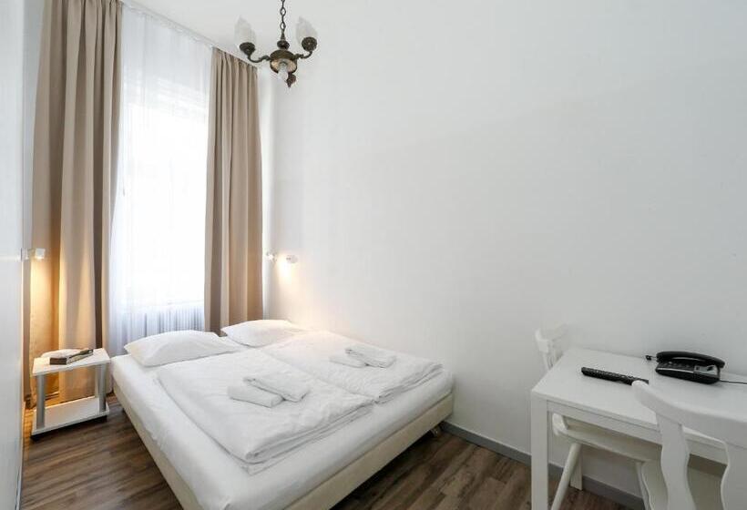 Otel Very Central, 5 Min To City Center, Self Check In