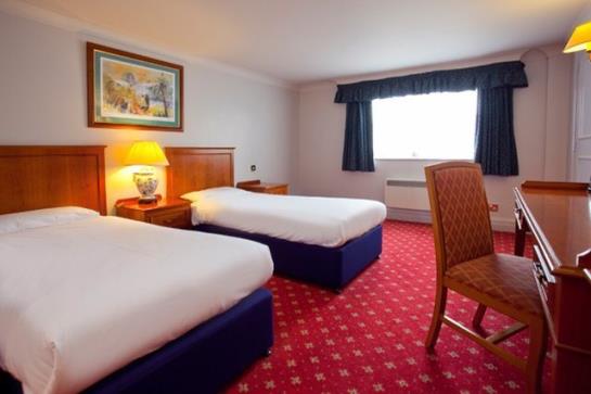 Отель Travelodge Langley