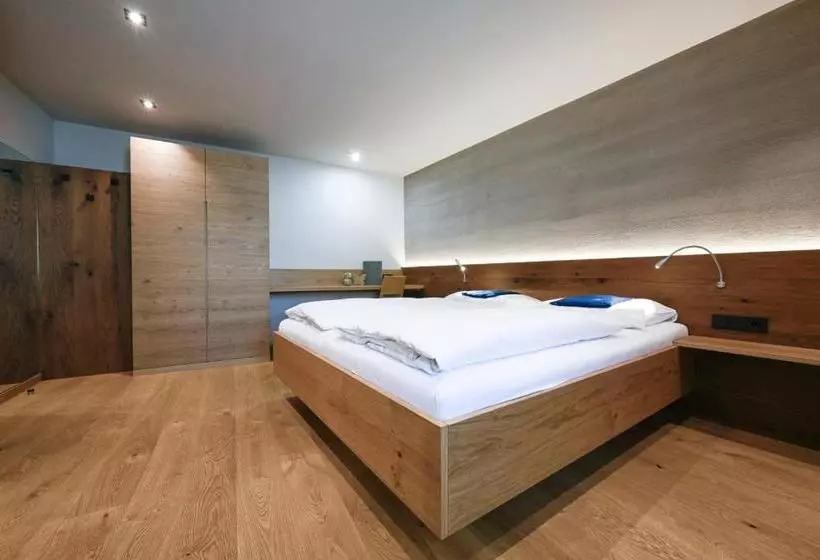 Отель Winzerhof Kiss