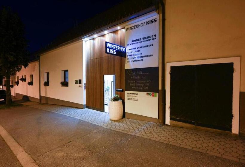 Отель Winzerhof Kiss