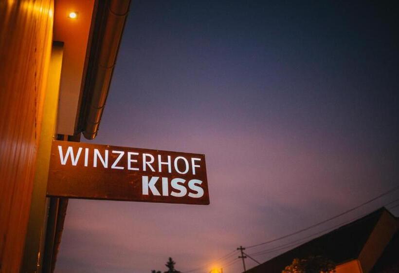 Отель Winzerhof Kiss