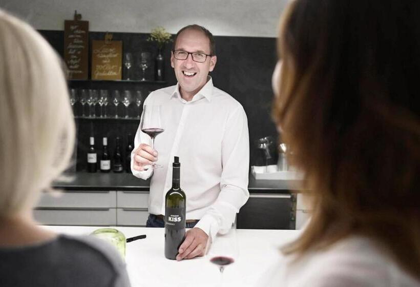 Отель Winzerhof Kiss