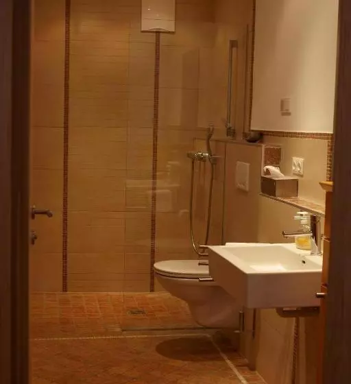 Отель Winzerhof Kiss