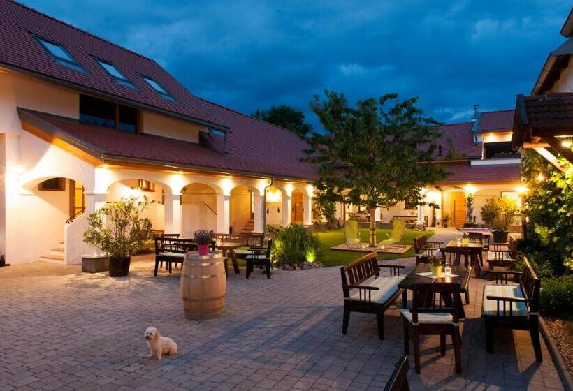 Отель Winzerhof Kiss