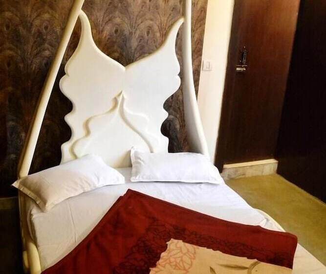 بنسيون Lucky Restaurant & Guest House