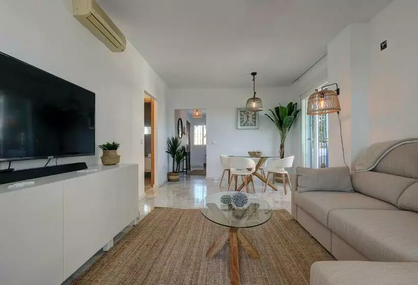 105 Welcoming Andalusian Style 2 Bed Apartment With Views Of Miraflores Golf