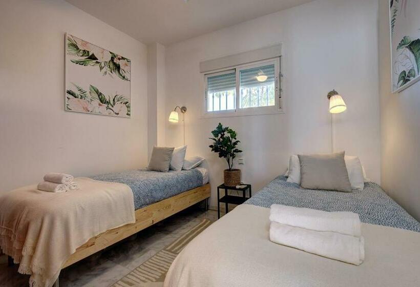 105 Welcoming Andalusian Style 2 Bed Apartment With Views Of Miraflores Golf
