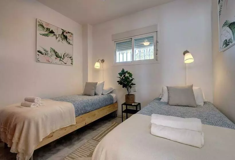 105 Welcoming Andalusian Style 2 Bed Apartment With Views Of Miraflores Golf