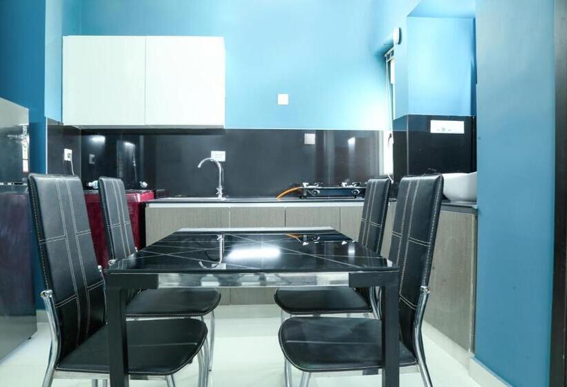 Traven Transit Apartments