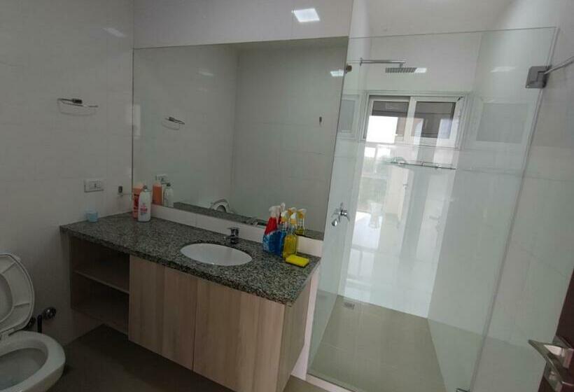 Edificio Atlantis Tower, Confortable Y Agradable