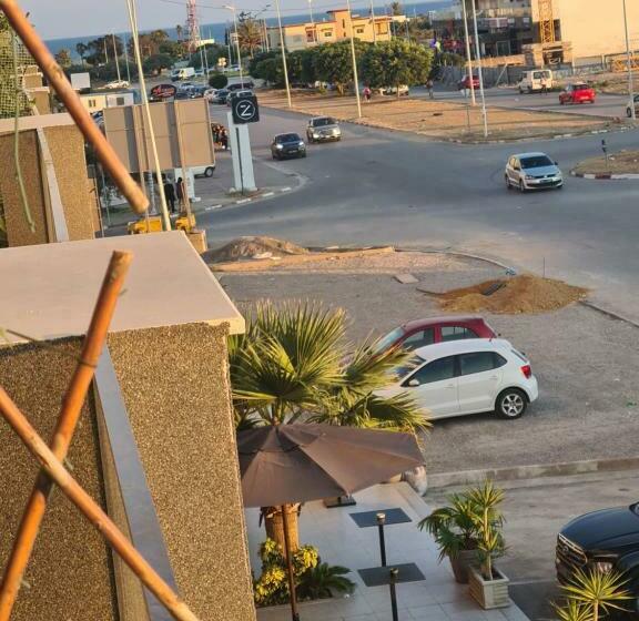 Appartement Avec Piscine Vue Sur Mer Dans Un Quartier Balnéaire Résidentiel Animé