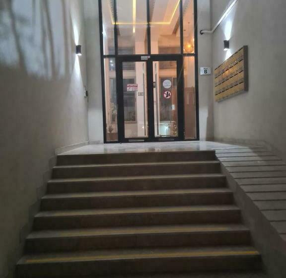 Appartement Avec Piscine Vue Sur Mer Dans Un Quartier Balnéaire Résidentiel Animé