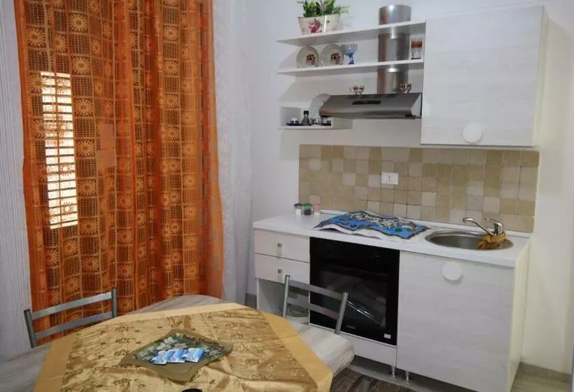 Roberto Guest House