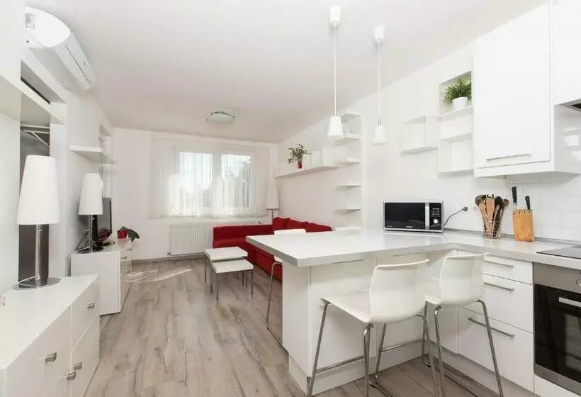 City Break Apartment   Private Garage, Ac, Balcony
