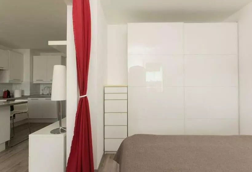 City Break Apartment   Private Garage, Ac, Balcony