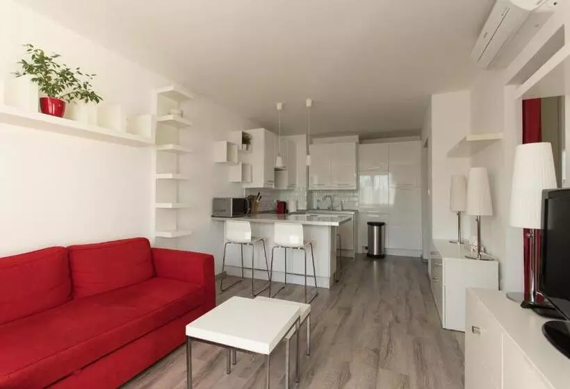 City Break Apartment   Private Garage, Ac, Balcony