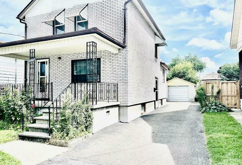 Falls House Downtown Niagara Falls Canada