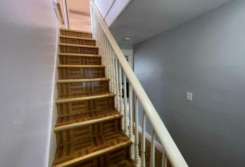 Falls House Downtown Niagara Falls Canada