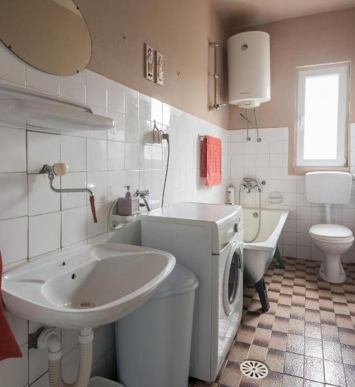 Kuca Na Selu + Besplatan Parking