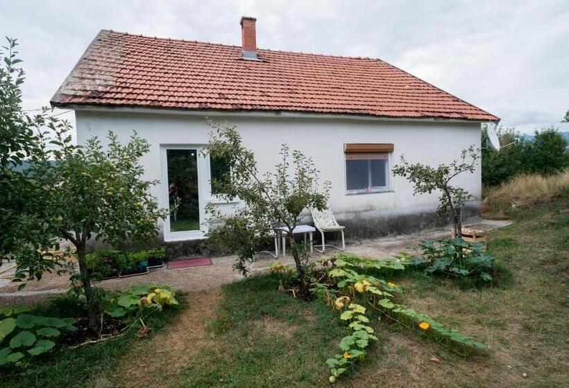 Kuca Na Selu + Besplatan Parking