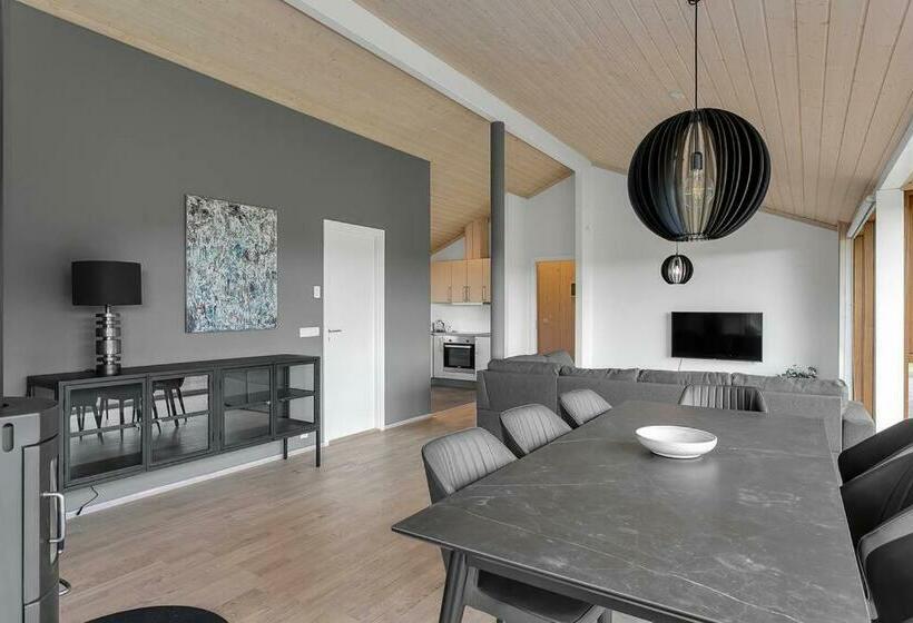 Scandinavian Villa In South Iceland
