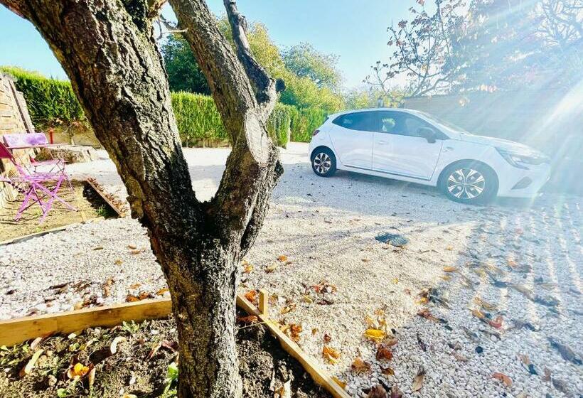 Secret Garden Parking Hyper Centre & Calme